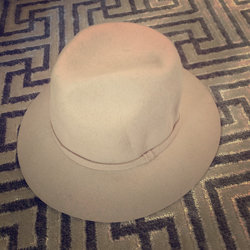 Wool cream hat